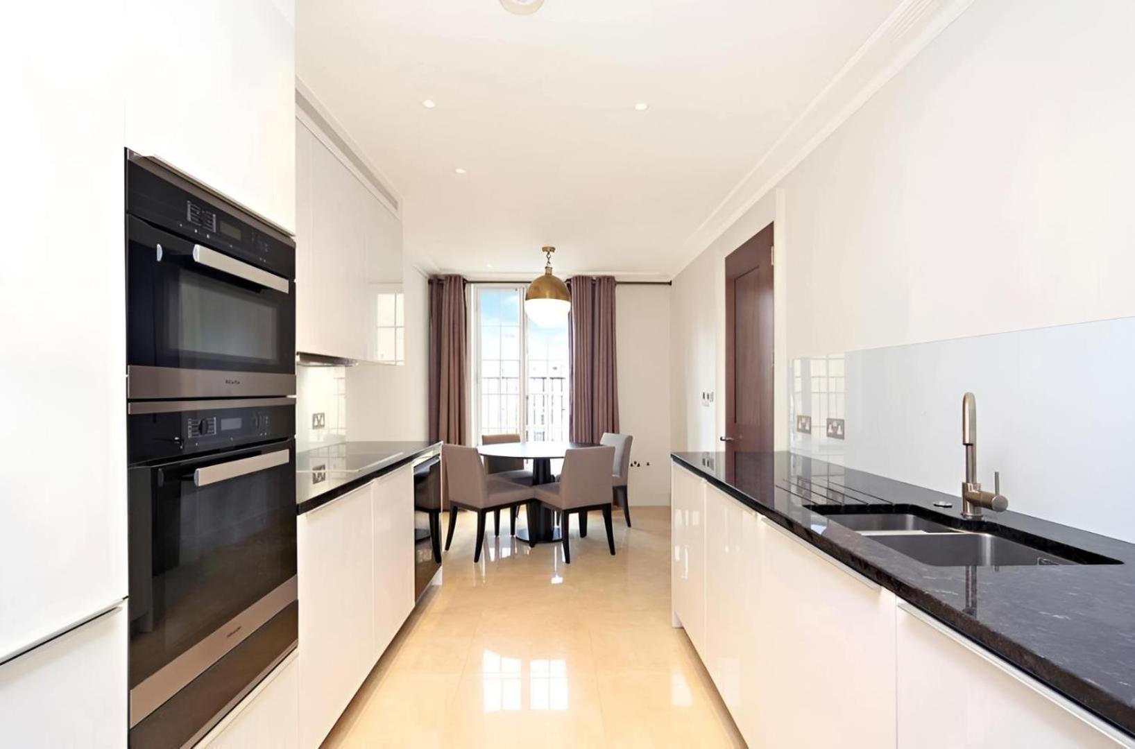 4 Million Pound Large Central Mayfair Sleeps 6 لندن المظهر الخارجي الصورة